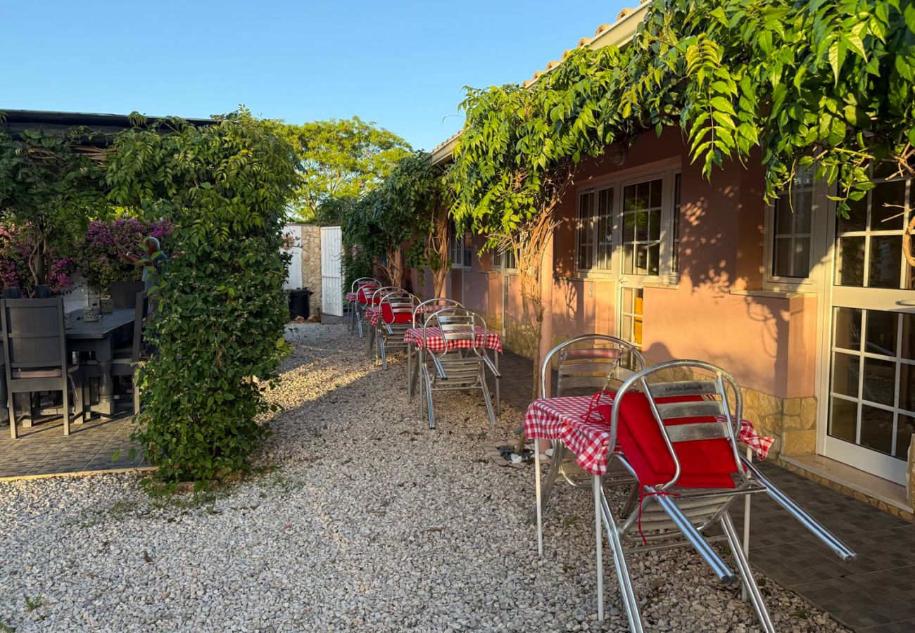 Rent by room in Lagoa - Quinta Aida Farmhouse Double Room