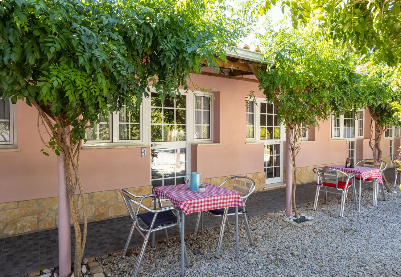 Rent by room in Lagoa - Quinta Aida Farmhouse Double Room