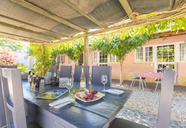 Rent by room in Lagoa - Quinta Aida Farmhouse Twin Room