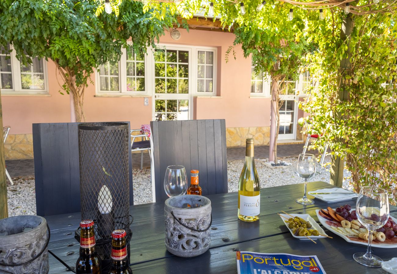 Rent by room in Lagoa - Quinta Aida Farmhouse Twin Room