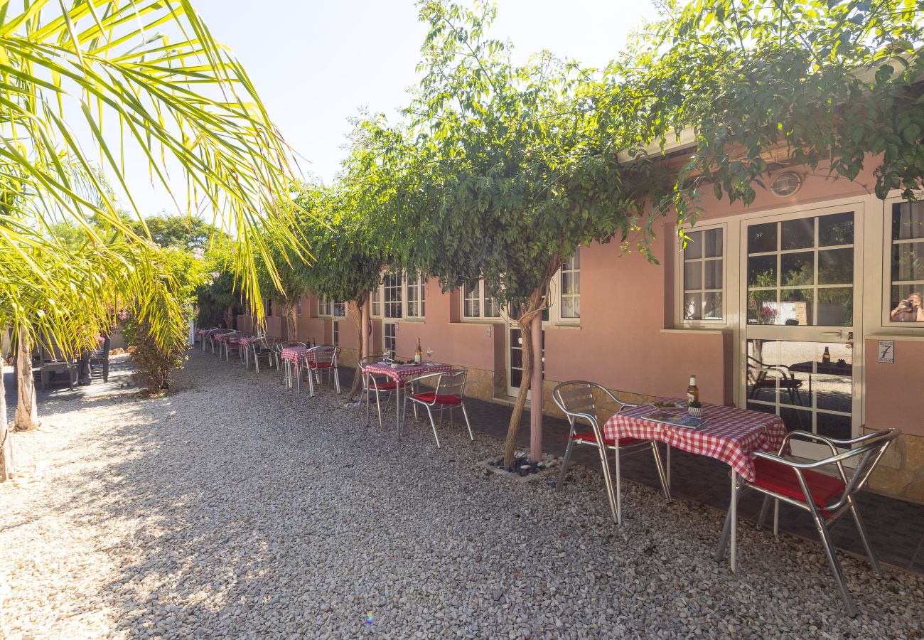 Rent by room in Lagoa - Quinta Aida Farmhouse Twin Room